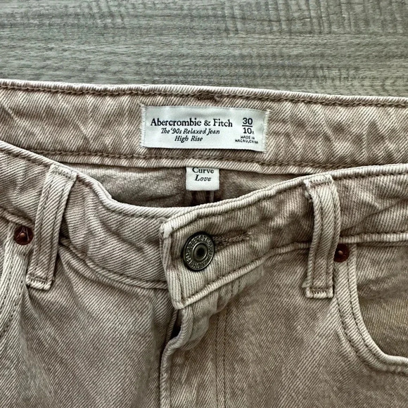 Abercrombie & Fitch 30The'90s Relaxed Jean
10,High Rise - Picture 4 of 4